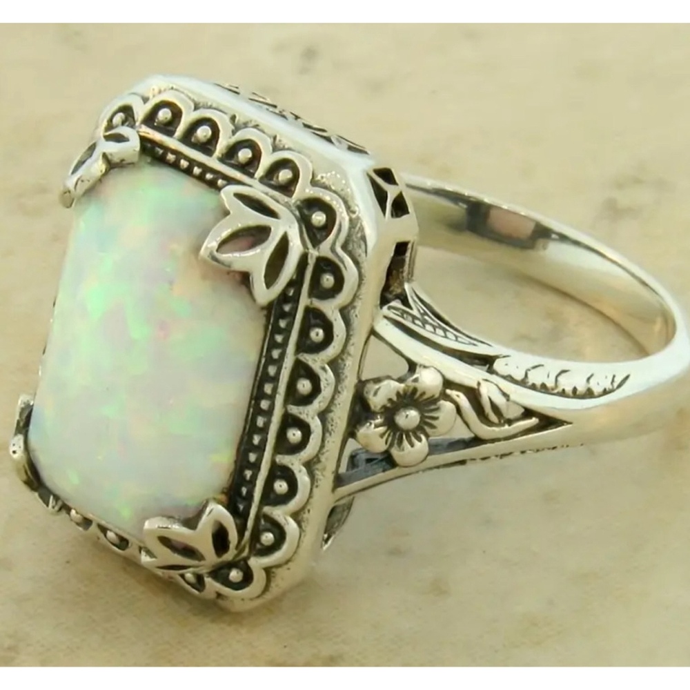 Vintage Style Silver Moonstone Floral Ring